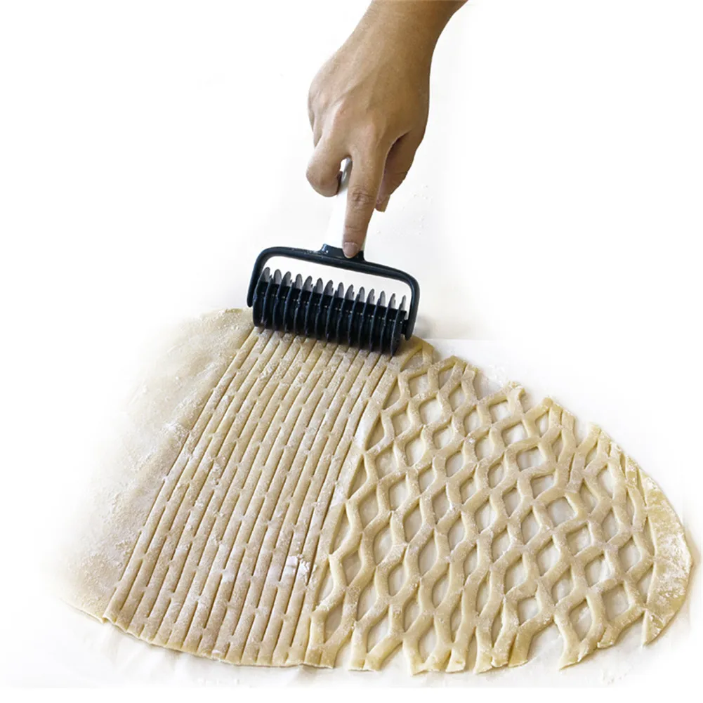 Bakeware DIY Pie Pizza Cookie Plastic Noodle Cutter Mesh Modeling Tool Pastry Baking Embossing Dough Roller Lattice Wheels Home
Bakeware DIY Pie Pizza Cookie Plastic Noodle Cutter Mesh Modeling Tool Pastry Baking Embossing Dough Roller Lattice Wheels Home