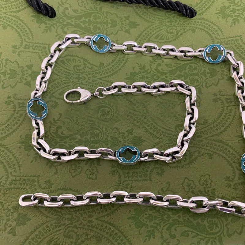 925 Sterling Silver New Green Enamel Interlocking Necklace Fashion Luxury Brand Couple Necklace Original Exquisite Party Gift
925 Sterling Silver New Green Enamel Interlocking Necklace Fashion Luxury Brand Couple Necklace Original Exquisite Party Gift