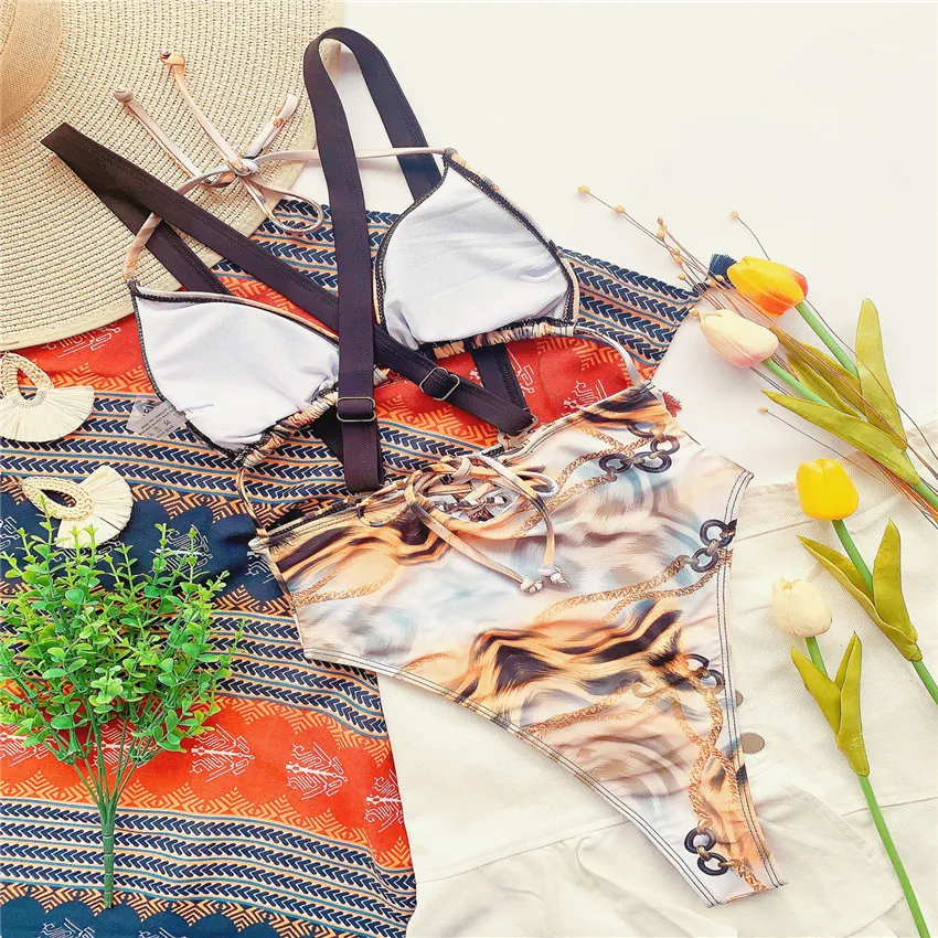 2021 New Leopard Halter High Leg Cut Women Swimwear One Piece Swimsuit Female Bather Bathing Suit Swim Lady
2021 New Leopard Halter High Leg Cut Women Swimwear One Piece Swimsuit Female Bather Bathing Suit Swim Lady