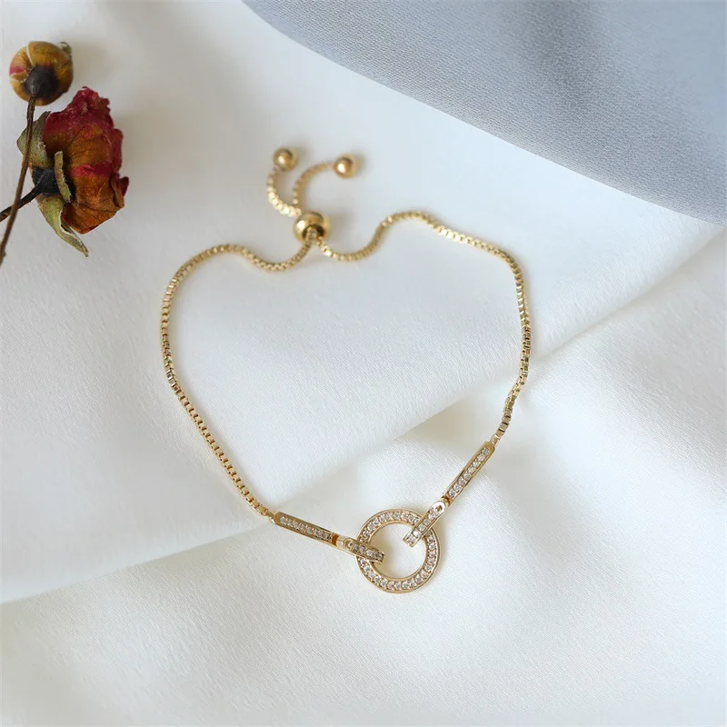 New Silver Color Bracelet Sparkling Circular Geometry Bracelet Jewelry Gifts for Women
New Silver Color Bracelet Sparkling Circular Geometry Bracelet Jewelry Gifts for Women