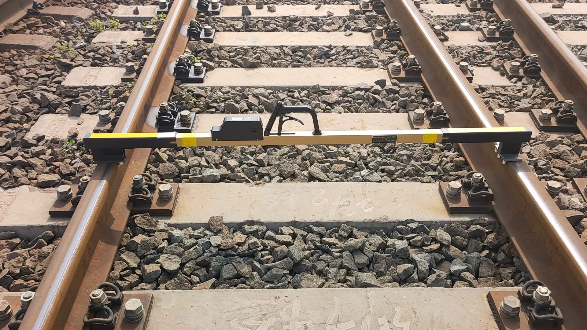 1000mm 1067mm 1435mm 1520mm 1600mm 1676mm Digital Track Gauge For Checking Rail Gauge & Super Elevation & Flangeway Clearance
1000mm 1067mm 1435mm 1520mm 1600mm 1676mm Digital Track Gauge For Checking Rail Gauge & Super Elevation & Flangeway Clearance