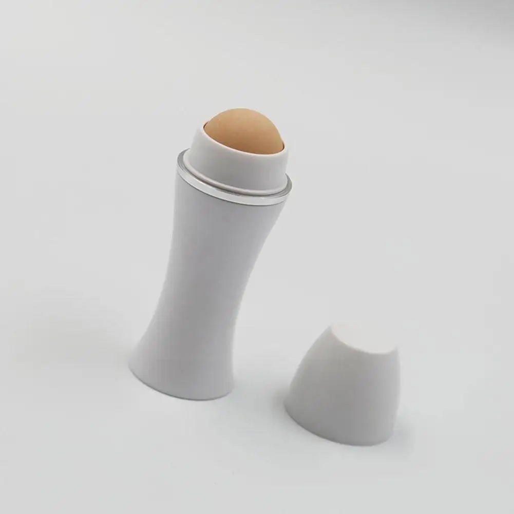1PC Face Oil Absorbing Roller Volcanic Stone Blemish Summer Remover Oil Stick Ball Face T-zone Face Rolling Removing G6Y9
1PC Face Oil Absorbing Roller Volcanic Stone Blemish Summer Remover Oil Stick Ball Face T-zone Face Rolling Removing G6Y9
