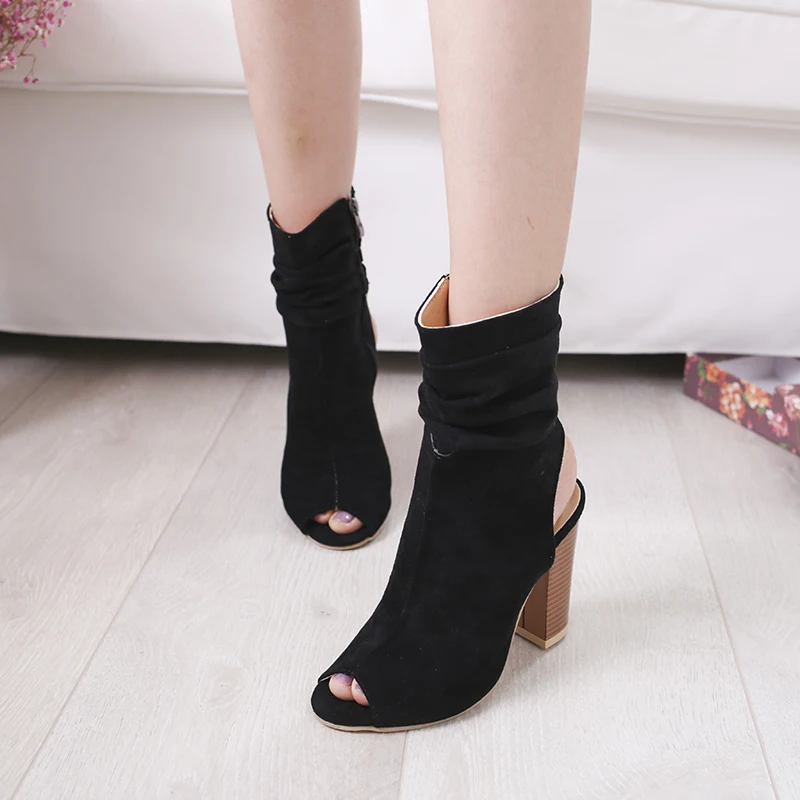 Женские ботинки на высоком квадратном каблуке, с открытым носком, размеры 43
Женские ботинки на высоком квадратном каблуке, с открытым носком, размеры 43