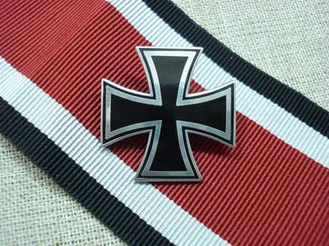 Значок с немецким Железным крестом