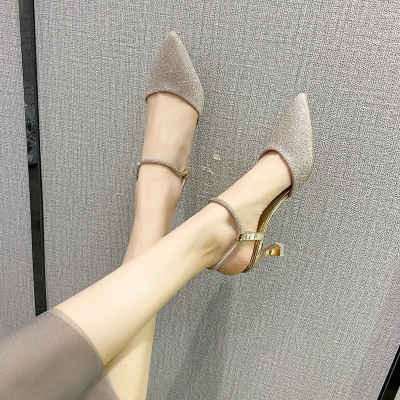 One-shaped buckle pointed high-heeled sandals spring and summer 2021 new shallow mouth stiletto heel women's shoes
One-shaped buckle pointed high-heeled sandals spring and summer 2021 new shallow mouth stiletto heel women's shoes