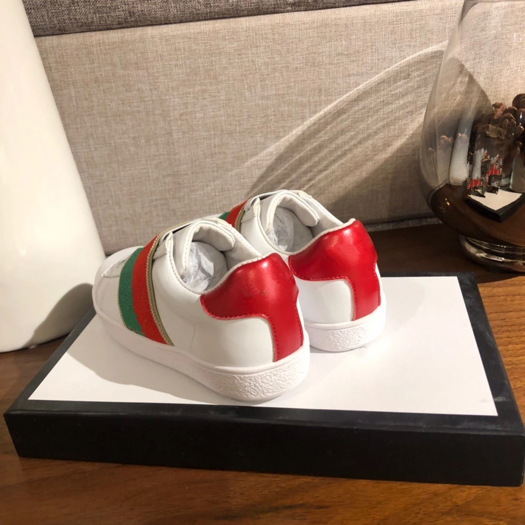 2021 new children's flat shoes small white shoes board shoes sports leisure lace up classic shoes boys and girls' sports shoes
2021 new children's flat shoes small white shoes board shoes sports leisure lace up classic shoes boys and girls' sports shoes
