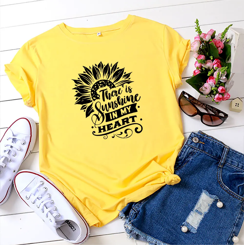 Summer White T-shirt Oversize Women's T-shirt Top Sun Flower Print T-Shirt O-neck Short Sleeve Tshirt 100% Cotton Women Clothing
Summer White T-shirt Oversize Women's T-shirt Top Sun Flower Print T-Shirt O-neck Short Sleeve Tshirt 100% Cotton Women Clothing