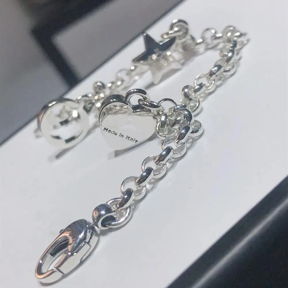 TIF 925 sterling silver bracelet, exquisite workmanship, classic micro-scale fashion gift Original Classic LOGO Jewelry gift
TIF 925 sterling silver bracelet, exquisite workmanship, classic micro-scale fashion gift Original Classic LOGO Jewelry gift
