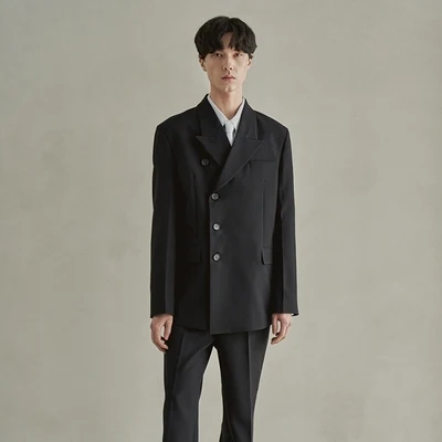 Новинка мужские костюмы Стильные двубортные свободные темные простые классические 
Новинка мужские костюмы Стильные двубортные свободные темные простые классические