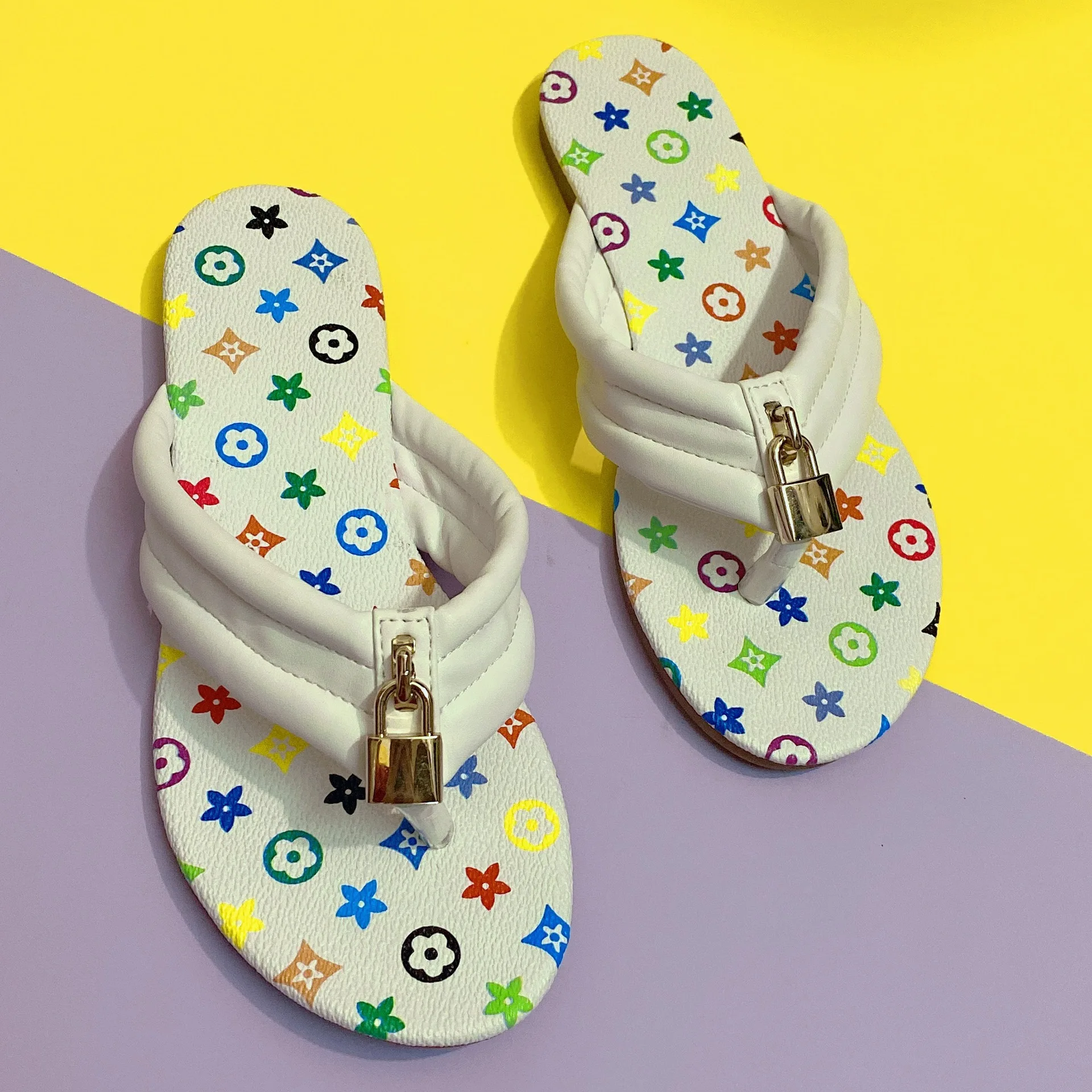 DDYZHY Stock Clearence Summer Shoes Elegant Top Quality Famous Branded Women Flip Flops Lock Design Women Footwear Ladies Shoes
DDYZHY Stock Clearence Summer Shoes Elegant Top Quality Famous Branded Women Flip Flops Lock Design Women Footwear Ladies Shoes