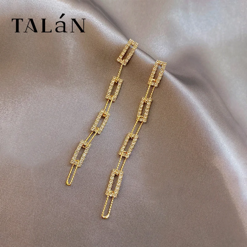 New Metal CZ Drop Earrings for Women Long Tassle Multiple Trendy Geometric Statement Fashion Girl Elegant Party Jewelry Gift
New Metal CZ Drop Earrings for Women Long Tassle Multiple Trendy Geometric Statement Fashion Girl Elegant Party Jewelry Gift