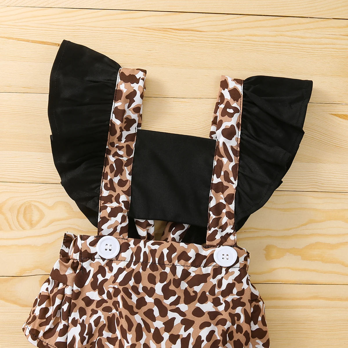 Комбинезон с оборками для новорожденных девочек, хлопковый ромпер с коротким рукавом, повязка на голову, комплект одежды для младенцев
Комбинезон с оборками для новорожденных девочек, хлопковый ромпер с коротким рукавом, повязка на голову, комплект одежды для младенцев