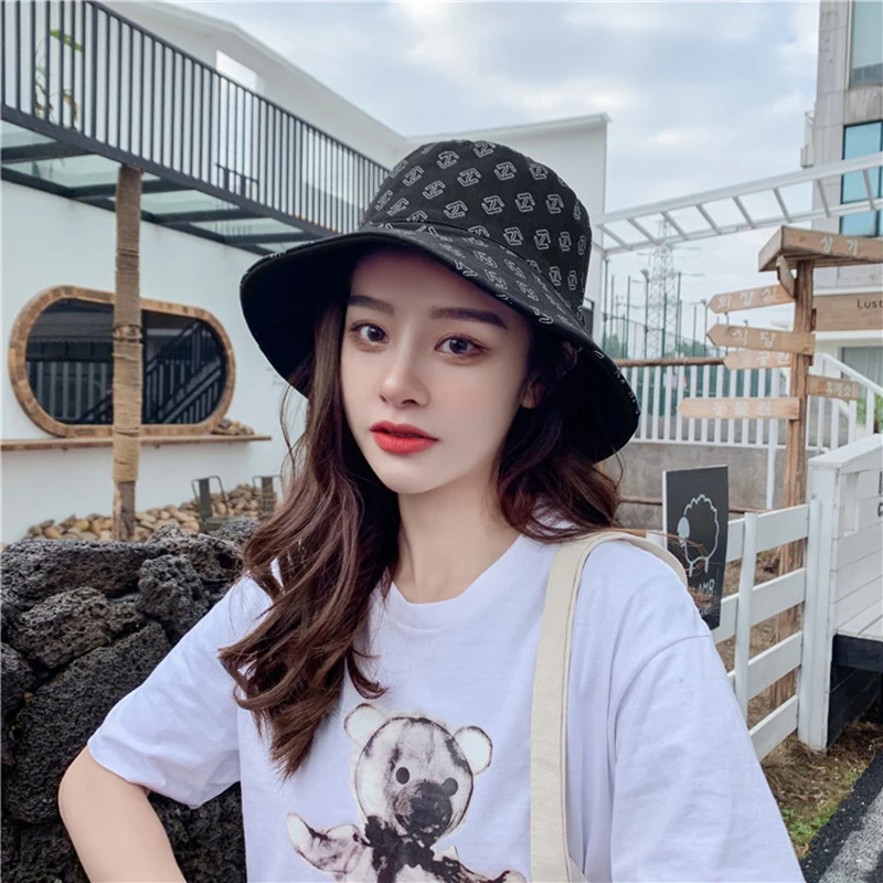 Шляпа от солнца, с большими полями, дышащая 
Шляпа от солнца, с большими полями, дышащая