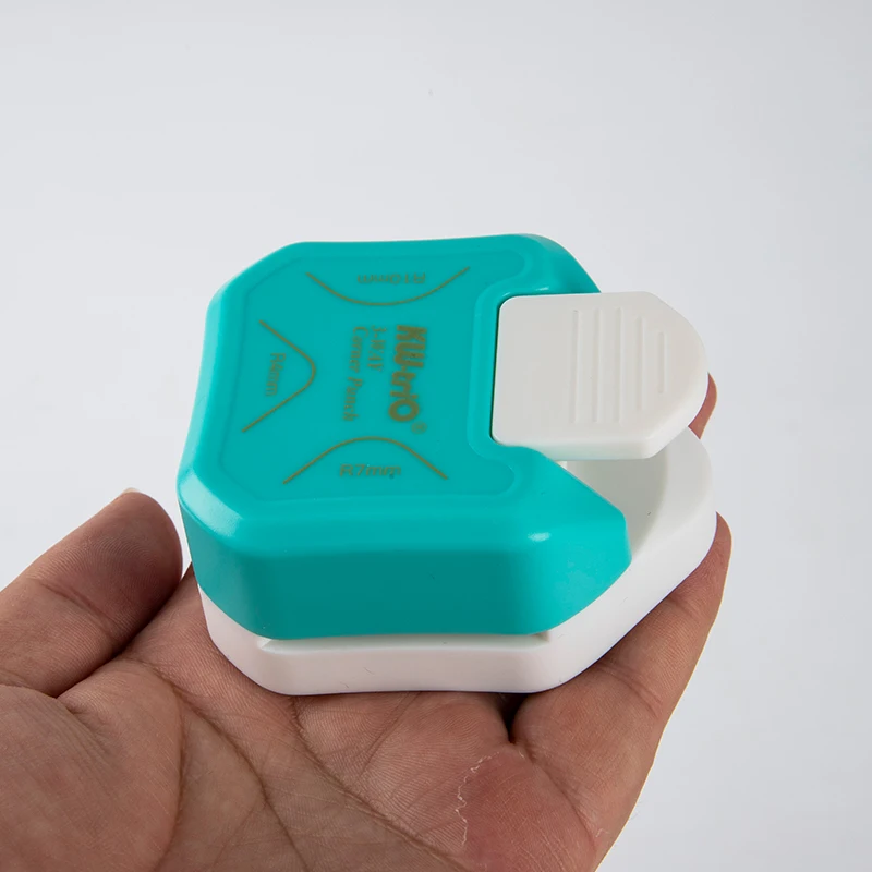 Brand New 3-in-1 Mini corner trimmer Corner Rounder Punch Round Corner Trimmer Cutter
Brand New 3-in-1 Mini corner trimmer Corner Rounder Punch Round Corner Trimmer Cutter