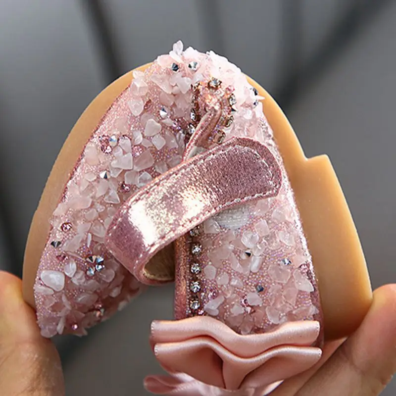 Hot Girls Shoes With Bow Glitter Rhinestone Princess Party Shoes Soft Flats For Girls Kids Shoes Spring
Hot Girls Shoes With Bow Glitter Rhinestone Princess Party Shoes Soft Flats For Girls Kids Shoes Spring