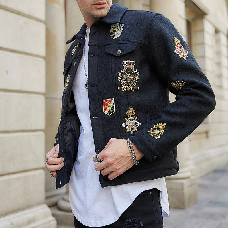 2021 Autumn Retro High Street Couple Bomber Jacket Gold Embroidery Bee Baseball Jacket Badge Jacket Men Coat Lapel Jacket Male
2021 Autumn Retro High Street Couple Bomber Jacket Gold Embroidery Bee Baseball Jacket Badge Jacket Men Coat Lapel Jacket Male