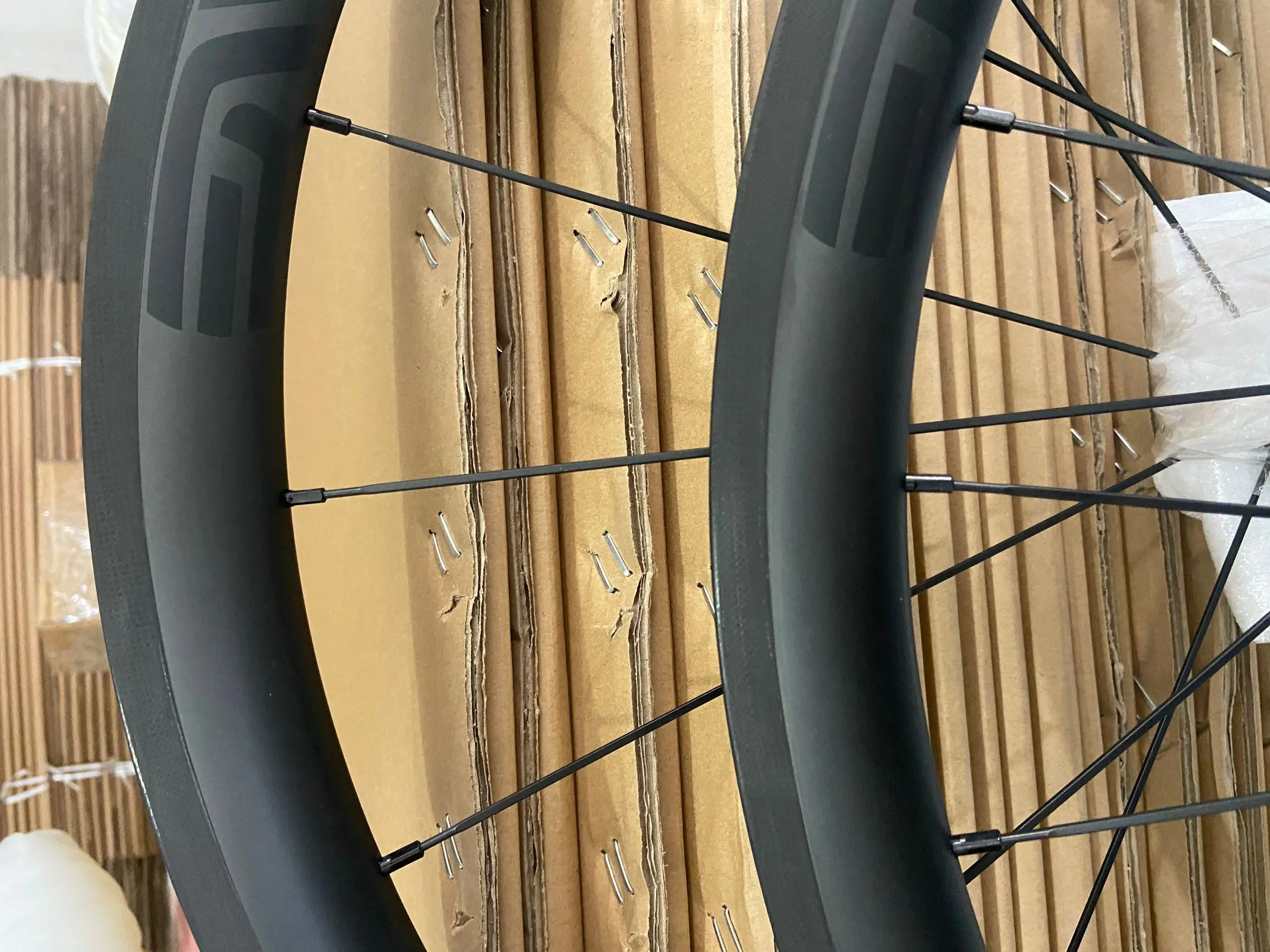 38mm/50mm/60mm full carbon bike wheels ud matt clincher 700x25mm bicycle wheels env-road carbon wheels +spokes+ hubs wheelset 
38mm/50mm/60mm full carbon bike wheels ud matt clincher 700x25mm bicycle wheels env-road carbon wheels +spokes+ hubs wheelset