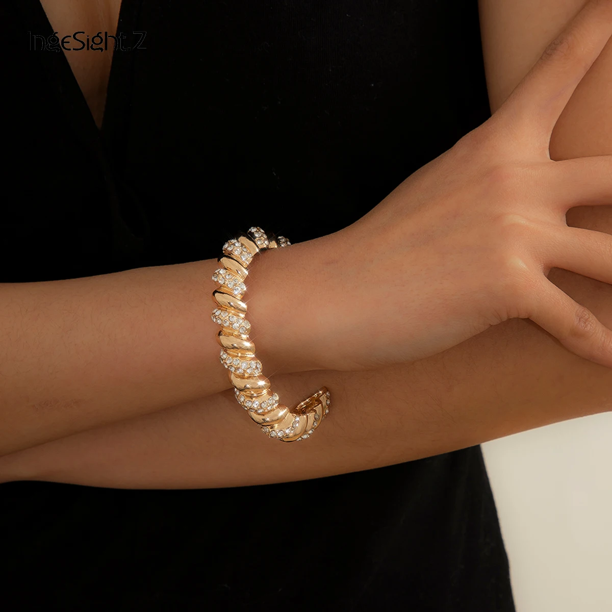IngeSight.Z Luxury Shiny Iced Out Rhinestones Crystal Cuff Bracelets Bangles Gold Color Chunky Thick Bracelets for Women Jewelry
IngeSight.Z Luxury Shiny Iced Out Rhinestones Crystal Cuff Bracelets Bangles Gold Color Chunky Thick Bracelets for Women Jewelry