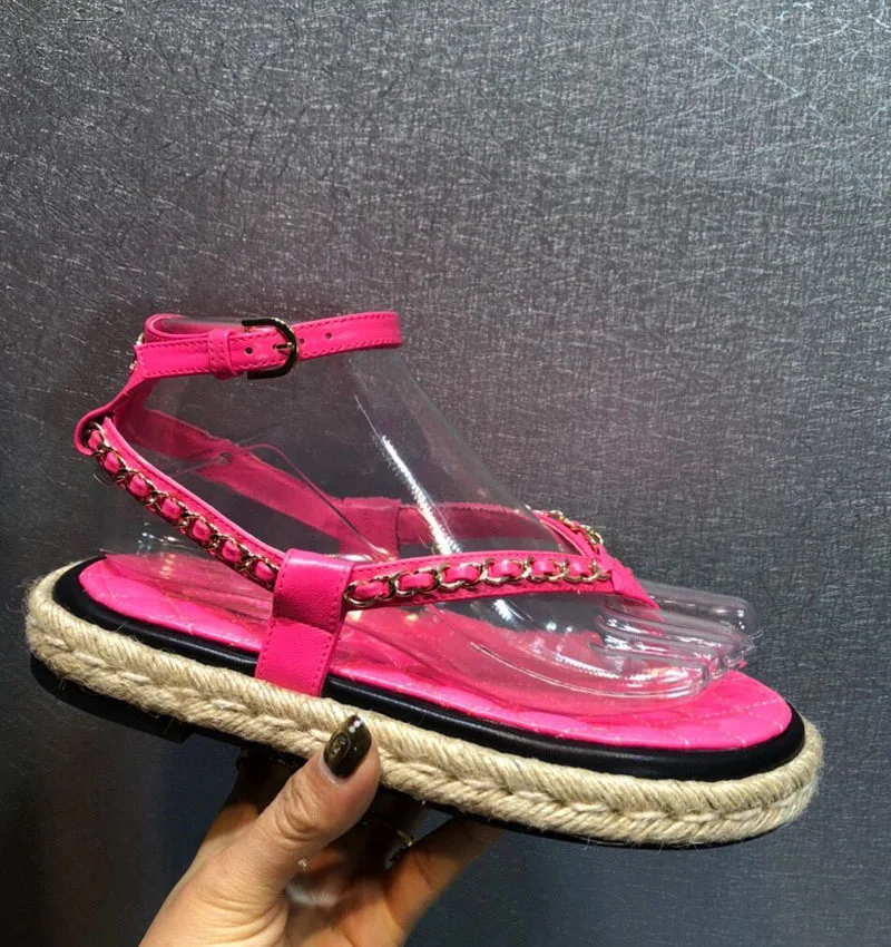 Fashion Designer Women's Sandals Women's Round Toe Thick Bottom Metal Chain Sheepskin Fashion Sandals Flip-flops Women's Shoes
Fashion Designer Women's Sandals Women's Round Toe Thick Bottom Metal Chain Sheepskin Fashion Sandals Flip-flops Women's Shoes