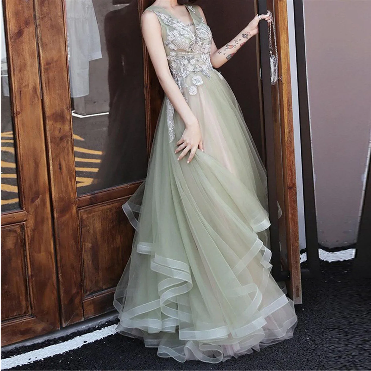 Pale Green Prom Dress Elegant Young Girls Formal Event Dress Sexy Low Back Evening Dress V-Neck Dress Romantic Bridal Dress
Pale Green Prom Dress Elegant Young Girls Formal Event Dress Sexy Low Back Evening Dress V-Neck Dress Romantic Bridal Dress