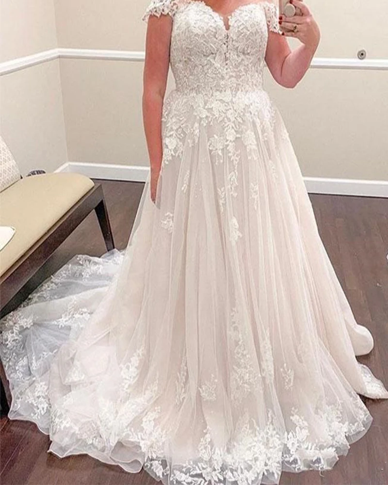Plus size ivory bride wedding dress 2020 tulle open back decal floor length wedding dress A Line wedding dress
Plus size ivory bride wedding dress 2020 tulle open back decal floor length wedding dress A Line wedding dress