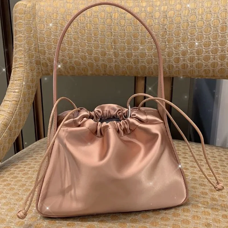 Fashion designer brand style women Baguette bag string handbag casual shoulder bags Silk leather top-handle
Fashion designer brand style women Baguette bag string handbag casual shoulder bags Silk leather top-handle