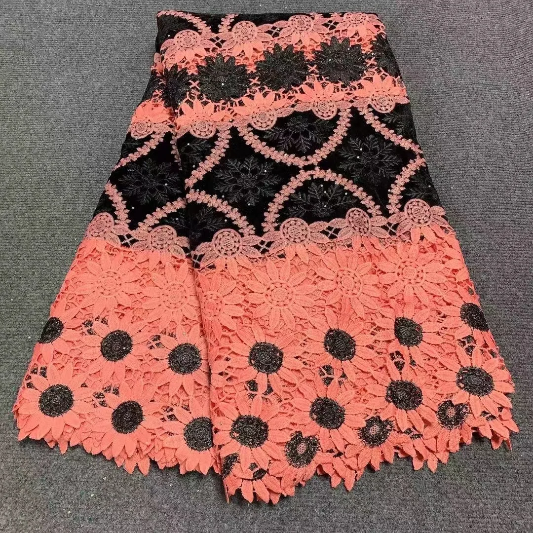 2021 High Quality Embroidered velvet lace Fabric with stones super Quality African Tulle Lace Fabric For party Dress Wedding A04
2021 High Quality Embroidered velvet lace Fabric with stones super Quality African Tulle Lace Fabric For party Dress Wedding A04