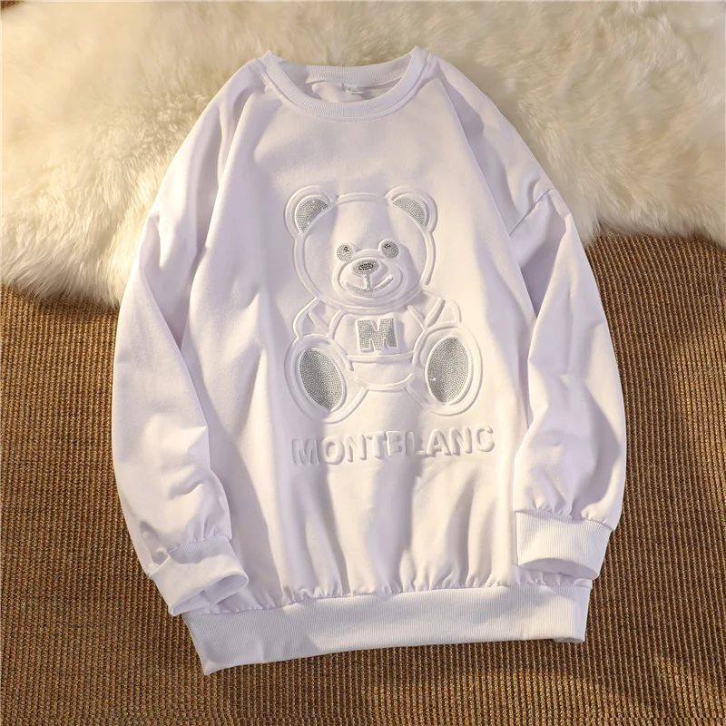 Мишка со стразами свитер с круглым вырезом
Мишка со стразами свитер с круглым вырезом