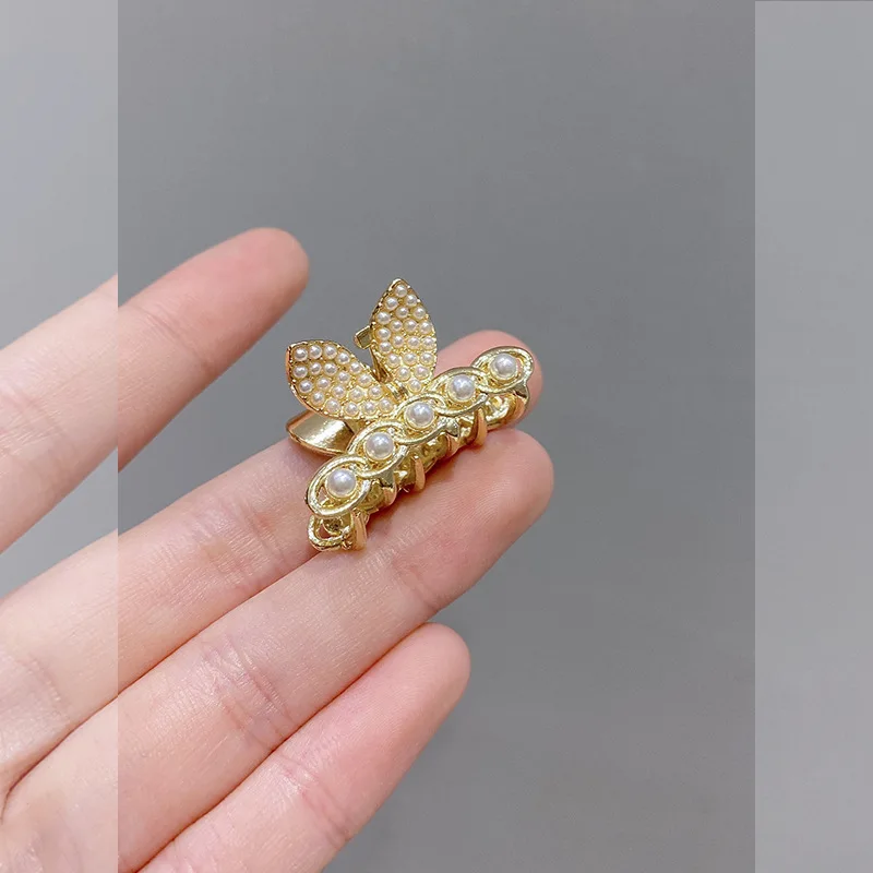 New Women Elegant Pearls Geometric Star Hair Claws Back Hair Hold Clips Sweet Decorate Headband Fashion Hair Accessories Korean
New Women Elegant Pearls Geometric Star Hair Claws Back Hair Hold Clips Sweet Decorate Headband Fashion Hair Accessories Korean