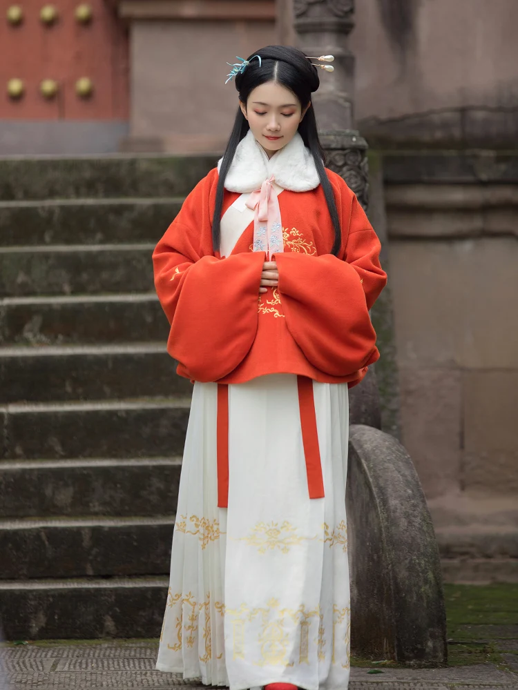 Hanfu women's spring autumn clothes made of Ming Dynasty's hand over collar short coat woolen coat for women's Chinese style
Hanfu women's spring autumn clothes made of Ming Dynasty's hand over collar short coat woolen coat for women's Chinese style