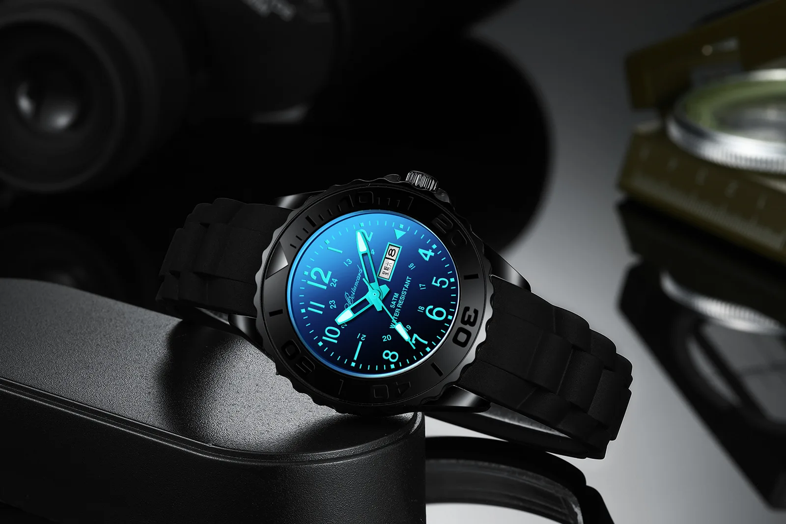 2021 New Lovers Luminous Silicone Watch with Fashionable Man Quartz Watch