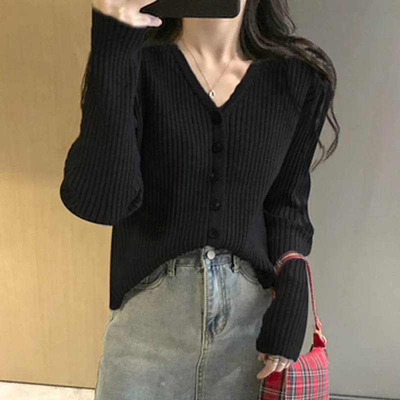 28029 FALL Winter Women Basic Knitted Top Solid Color V-Neck Female Slim Fit Knitwear Sweater Office Lady Daily Cardigan Fashion
28029 FALL Winter Women Basic Knitted Top Solid Color V-Neck Female Slim Fit Knitwear Sweater Office Lady Daily Cardigan Fashion