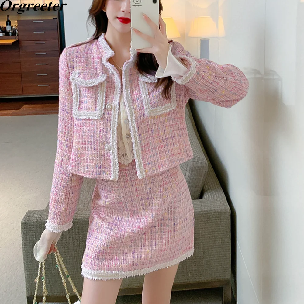 High Quality Pink Tweed Two Piece Set Women Autumn Winter 2021 Trim Beaded Stand collar Jacket Coat and Skirt Ensemble Femme
High Quality Pink Tweed Two Piece Set Women Autumn Winter 2021 Trim Beaded Stand collar Jacket Coat and Skirt Ensemble Femme