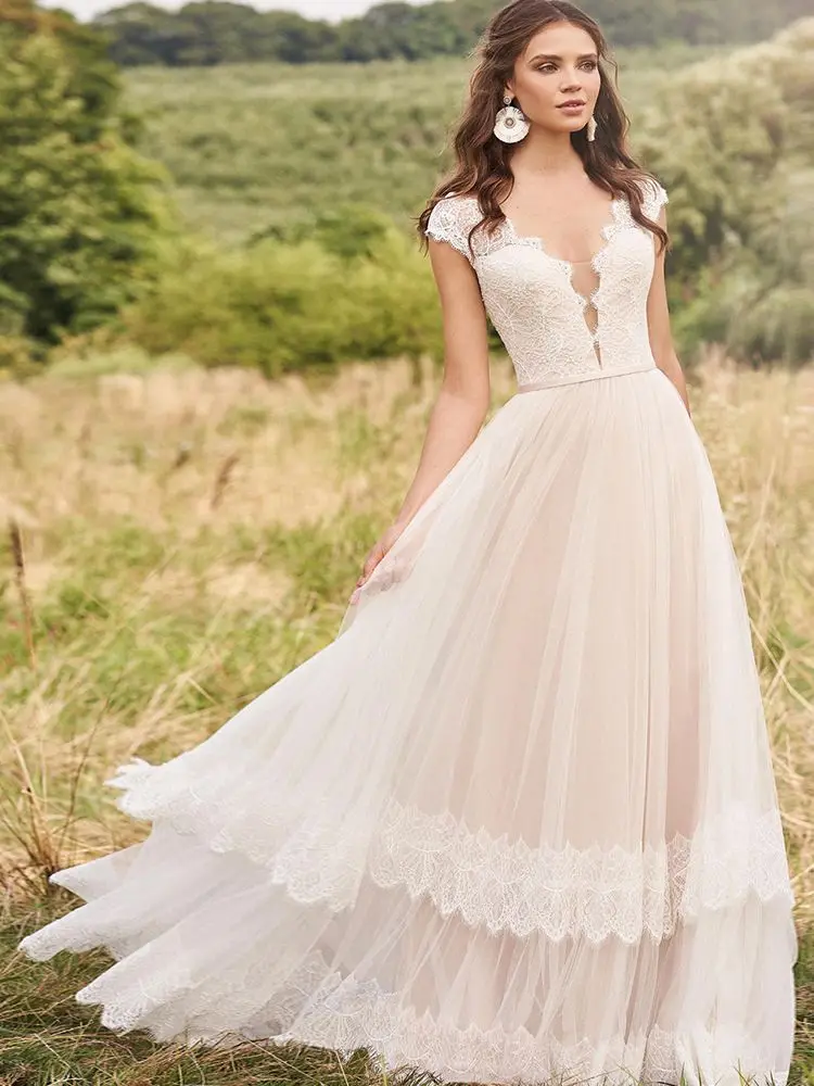 Beach Garden Lace Champagne A-Line Wedding Dress Cap Sleeves Sweep Train Bridal Gown
Beach Garden Lace Champagne A-Line Wedding Dress Cap Sleeves Sweep Train Bridal Gown