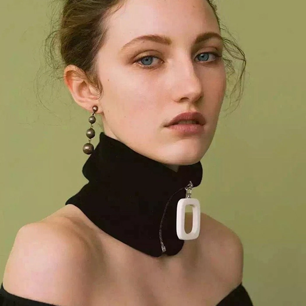 Womens Thick Fake Collar Creative Zipper Design Choker Necklace Detachable Lapel Decoration Soft Warm False Collar
Womens Thick Fake Collar Creative Zipper Design Choker Necklace Detachable Lapel Decoration Soft Warm False Collar