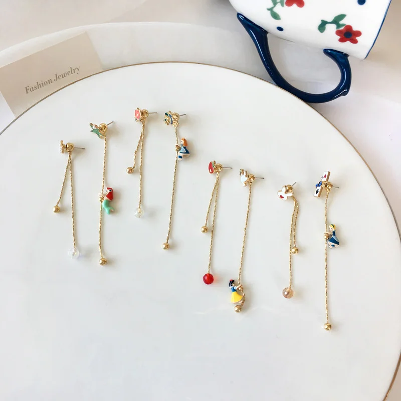Cute Cartoon New Girl Fairy Tale Rabbit Alice Enamel Earring Asymmetric Stud Earrings Dream Bunny Fun Women jewelry
Cute Cartoon New Girl Fairy Tale Rabbit Alice Enamel Earring Asymmetric Stud Earrings Dream Bunny Fun Women jewelry