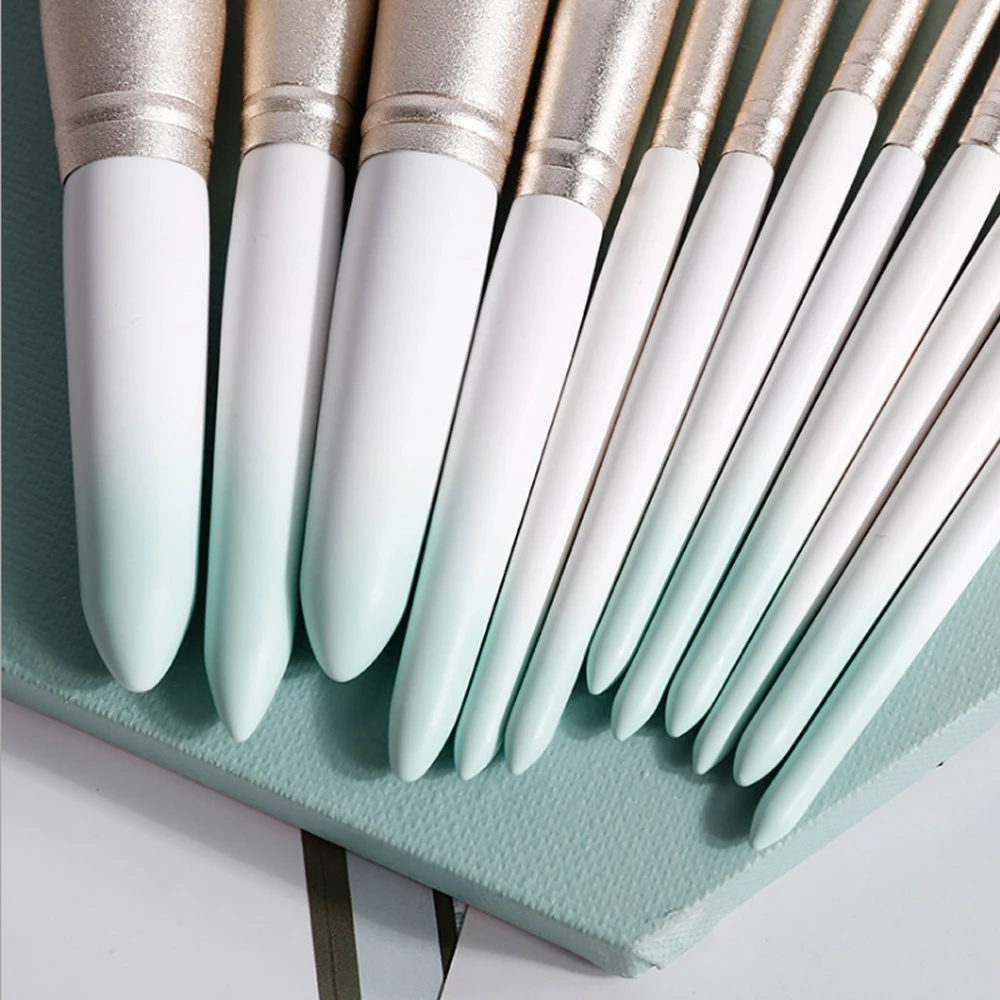 1Set Gradients Make up brush set for cosmetic foundation powder blush eyeshadow kabuki blending Face Makeup Brushes beauty tools
1Set Gradients Make up brush set for cosmetic foundation powder blush eyeshadow kabuki blending Face Makeup Brushes beauty tools
