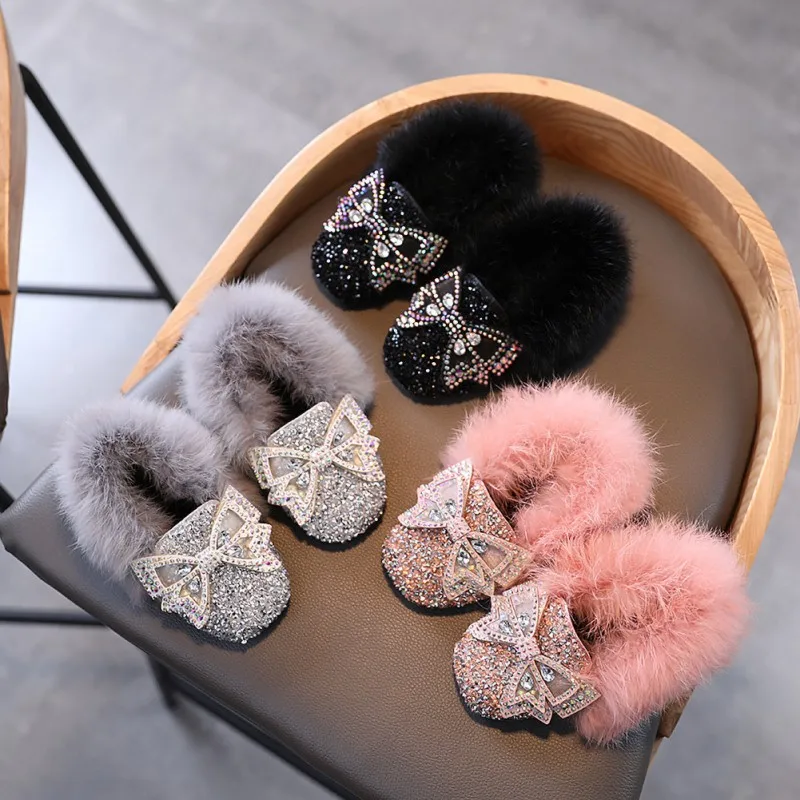 Baby Girl Fashion Rhinestone Bow-Tied Woollen Thermal Shoes Infant Kids Thick Plush Boots PreWalkers 1.5-6.5T 
Baby Girl Fashion Rhinestone Bow-Tied Woollen Thermal Shoes Infant Kids Thick Plush Boots PreWalkers 1.5-6.5T