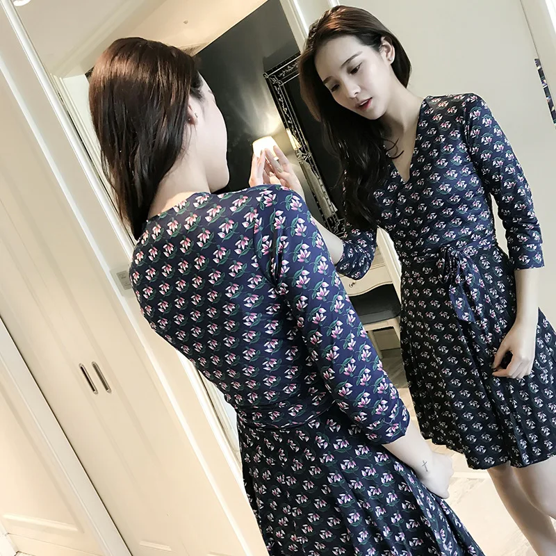 Spring And Summer 2021 New D Home With Navy Blue Mosaic V-neck Lace Up Slim Wrap Dress For Women
Spring And Summer 2021 New D Home With Navy Blue Mosaic V-neck Lace Up Slim Wrap Dress For Women