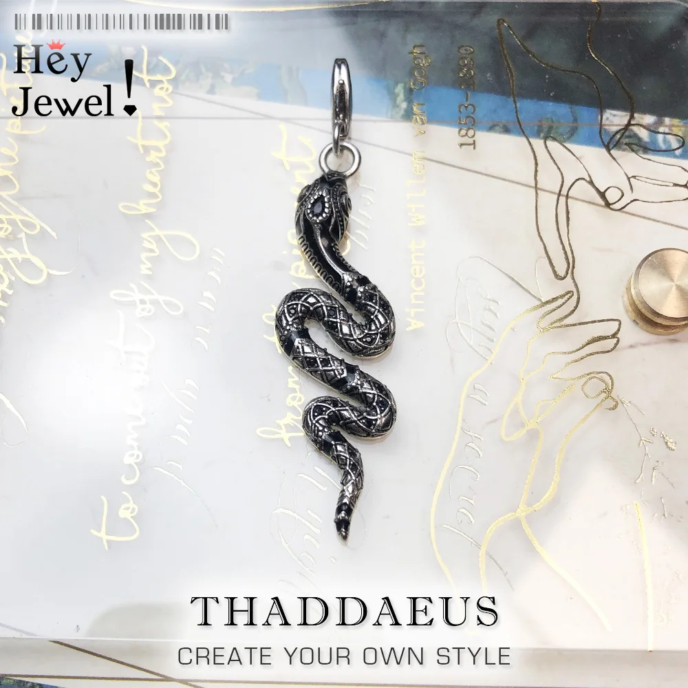 Wholesale New Fashion Women's Jewelry Black Snake Pendant Charm Fit Bracelet Necklace Chain 925 Sterling Silver Lovely Jewelry
Wholesale New Fashion Women's Jewelry Black Snake Pendant Charm Fit Bracelet Necklace Chain 925 Sterling Silver Lovely Jewelry