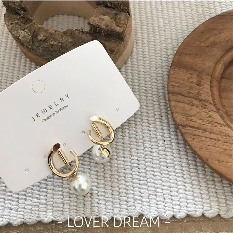 2020 New Korean Vintage Earrings For Women C-shaped Geometric Earrings With Pearl Ear Clip Earrings Fashion Jewelry Accessory
2020 New Korean Vintage Earrings For Women C-shaped Geometric Earrings With Pearl Ear Clip Earrings Fashion Jewelry Accessory