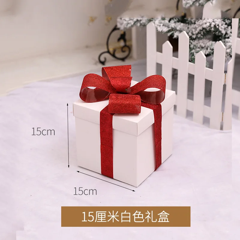 Christmas gift supplies packaging gifts white gift bags gift boxes decorations Christmas tree decoration window scene
Christmas gift supplies packaging gifts white gift bags gift boxes decorations Christmas tree decoration window scene