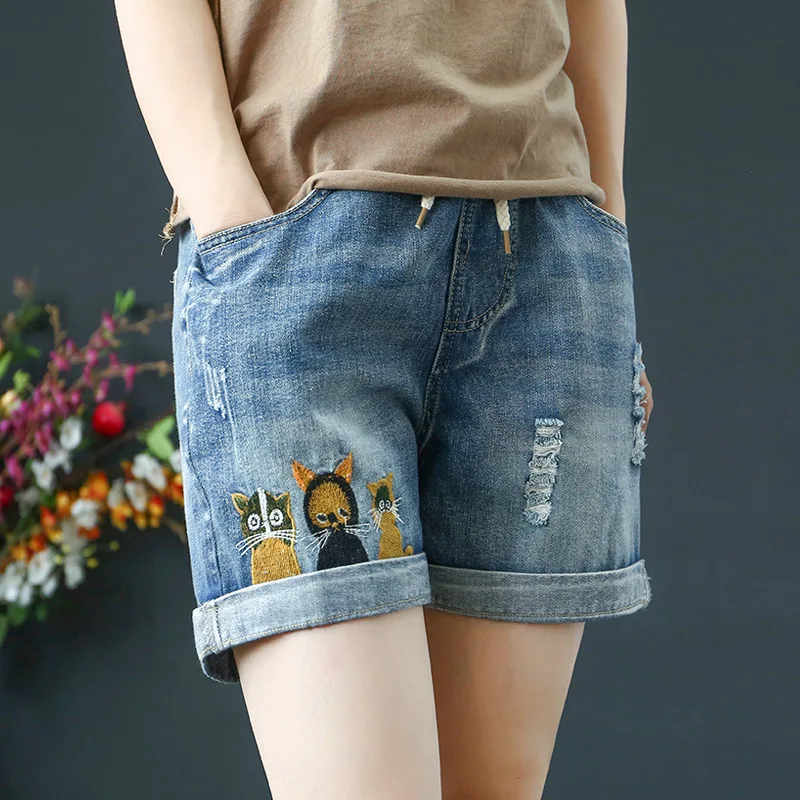 Women's Embroidery Jeans Light Blue Washed Denim Ripped Cotton Distressed Pants 2021 Summer Shorts Jean femme
Women's Embroidery Jeans Light Blue Washed Denim Ripped Cotton Distressed Pants 2021 Summer Shorts Jean femme