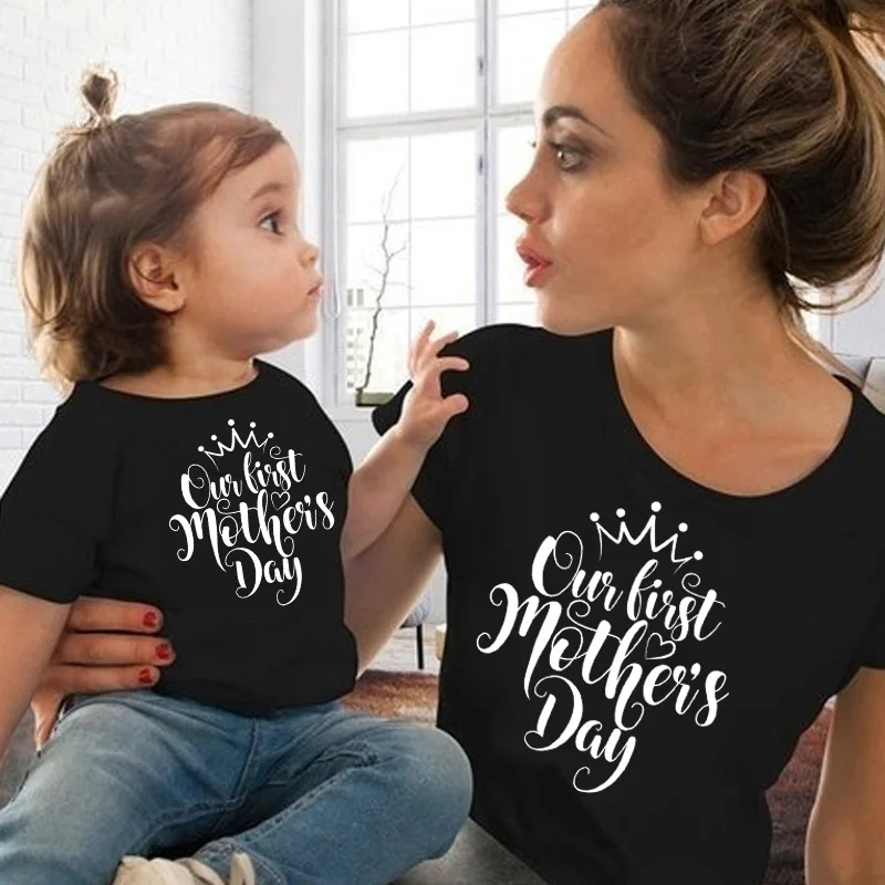 1pcs Our First Mother's Day Mommy and Me Tshirt Mothers Day Mom and Kids Boys Girls Family Matching T Shirt Clothes Outfit
1pcs Our First Mother's Day Mommy and Me Tshirt Mothers Day Mom and Kids Boys Girls Family Matching T Shirt Clothes Outfit