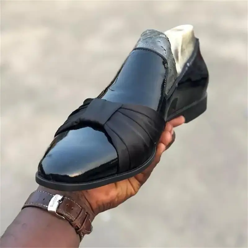2021 New Men's Shoes Fashion Casual Black PU Stitching Cloth Butterfly Decoration Comfortable Business All-match Loafers 3KC234
2021 New Men's Shoes Fashion Casual Black PU Stitching Cloth Butterfly Decoration Comfortable Business All-match Loafers 3KC234