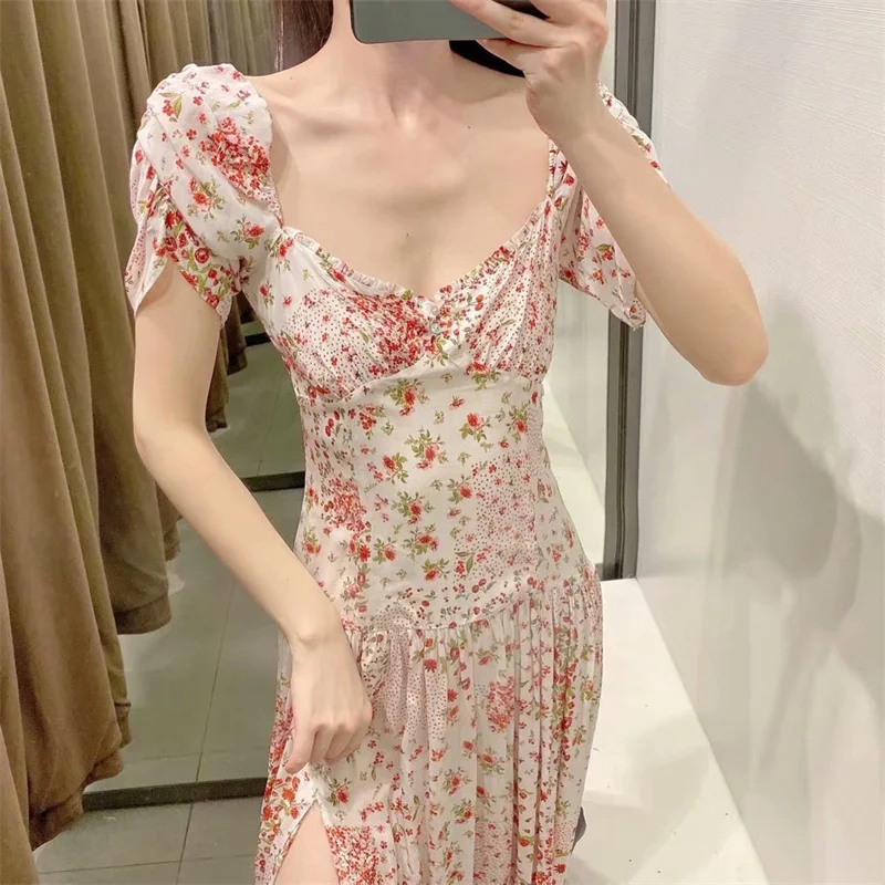 2021 Summer Patchwork Floral Print Midi Dress Women Short Puff Sleeve Side Slit Sexy Party Dresses Woman Back Zip Pleat Dress
2021 Summer Patchwork Floral Print Midi Dress Women Short Puff Sleeve Side Slit Sexy Party Dresses Woman Back Zip Pleat Dress