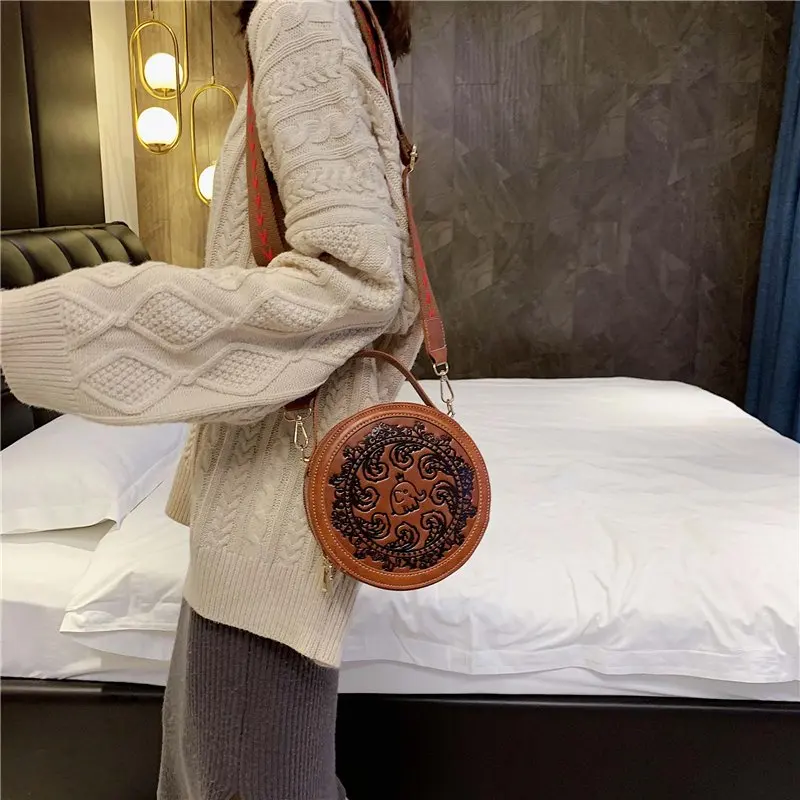 High Quality Elephant Pattern Round Bag Fashion Lady Luxury Embossed Handbag Design Shoulder Messenger Female Bag Recommendation
High Quality Elephant Pattern Round Bag Fashion Lady Luxury Embossed Handbag Design Shoulder Messenger Female Bag Recommendation