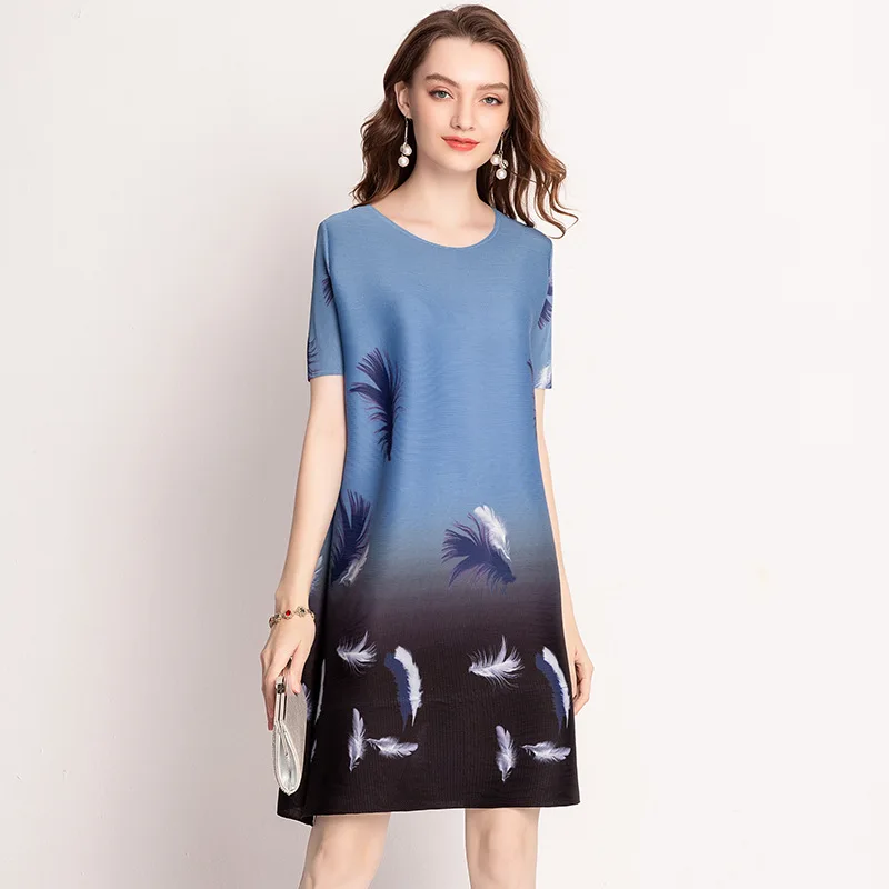 Digital Feather Dress Summer Fashion Women's Pleated Elastic Dress Miyake Pleats Please Dress
Digital Feather Dress Summer Fashion Women's Pleated Elastic Dress Miyake Pleats Please Dress