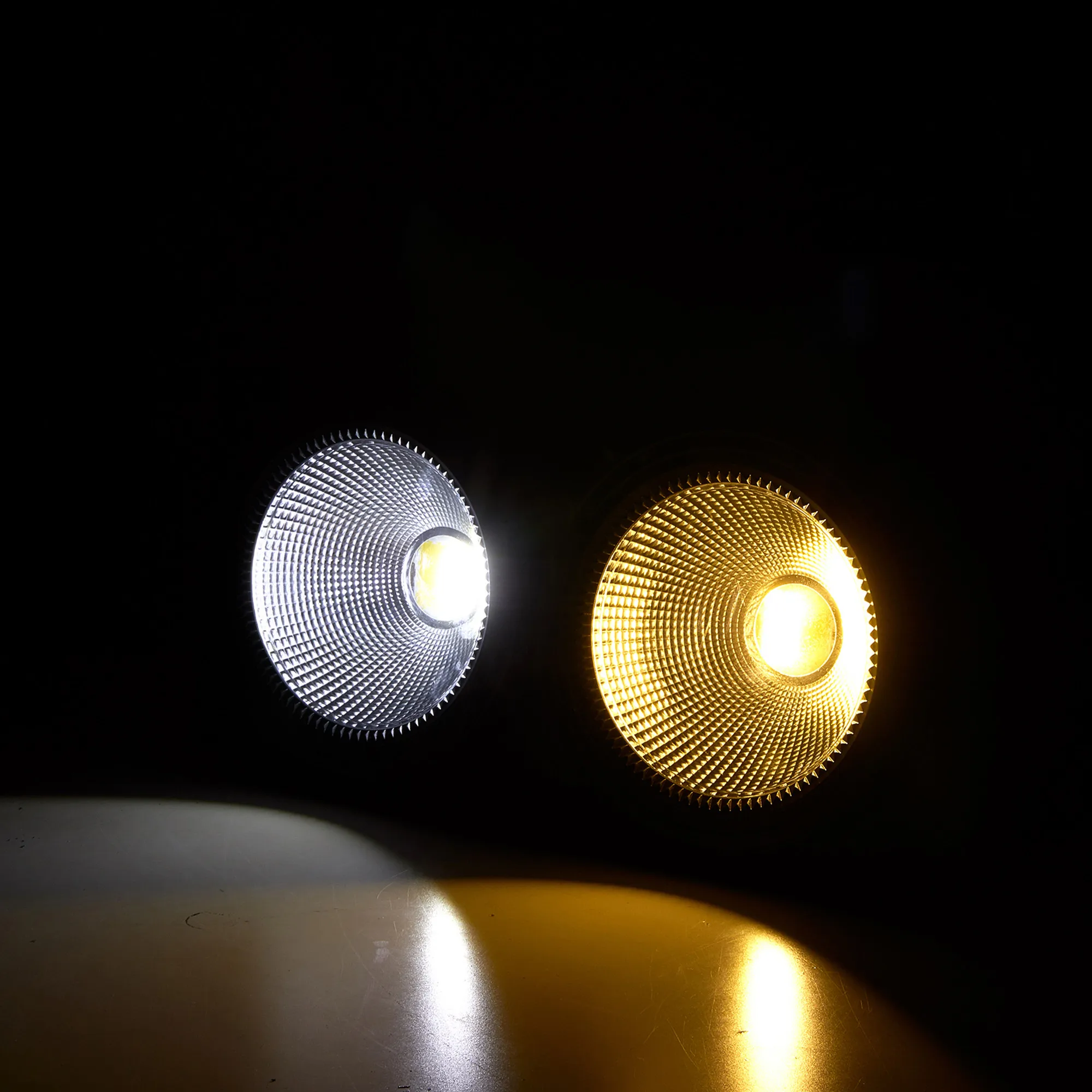2eyes 200w COB LED Blinder Light DMX Stage Lighting Effect Cool And Warm White Color For TV Show Party Spectator Seats
2eyes 200w COB LED Blinder Light DMX Stage Lighting Effect Cool And Warm White Color For TV Show Party Spectator Seats