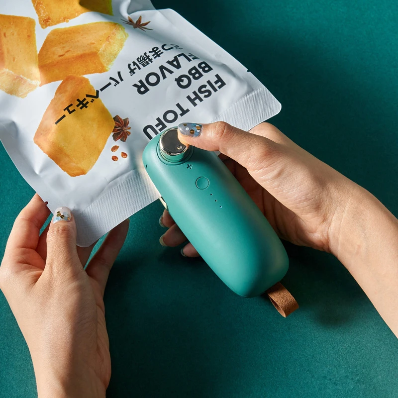 Portable Mini Package Sealing Machine USB Chargeable Heating Plastic Bag Sealer Packer Food Saver Handheld Food Sealing Machine
Portable Mini Package Sealing Machine USB Chargeable Heating Plastic Bag Sealer Packer Food Saver Handheld Food Sealing Machine